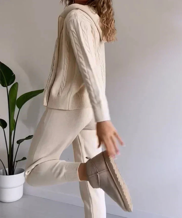 AMBAR Set  Sophistication and Comfort for Fall and Winter