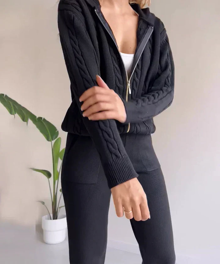 AMBAR Set  Sophistication and Comfort for Fall and Winter