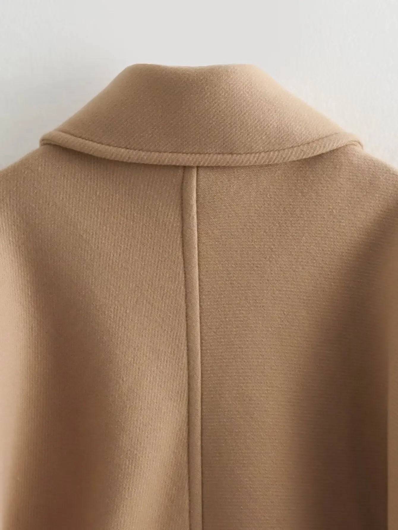 Evelyn Wool Coat – Elegance and Sophistication for Fall and Winter